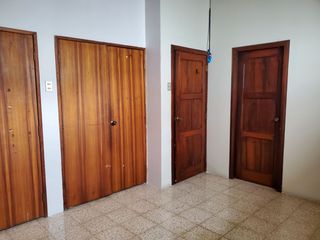 Foto 19 de Casa de alquiler en Los Ceibos, 5 dormitorios, Conjunto Cerrado.