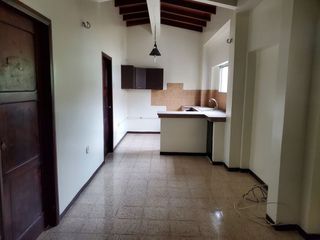 Foto 20 de Casa de alquiler en Los Ceibos, 5 dormitorios, Conjunto Cerrado.