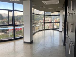 Arriendo, Oficinas, 250 m², Vista Panorámica, Av 12 de Octubre