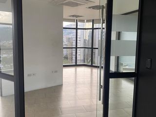 Arriendo, Oficinas, 250 m², Vista Panorámica, Av 12 de Octubre