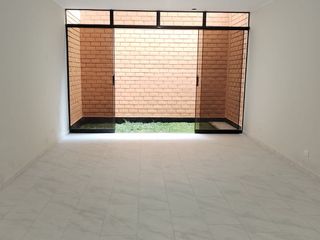 Foto 2 de CASA REMODELADA DE 2 PISOS + AZOTEA