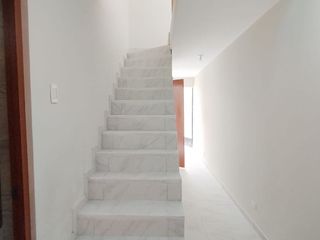 Foto 7 de CASA REMODELADA DE 2 PISOS + AZOTEA