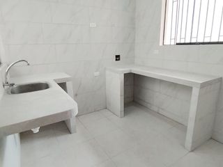 Foto 13 de CASA REMODELADA DE 2 PISOS + AZOTEA
