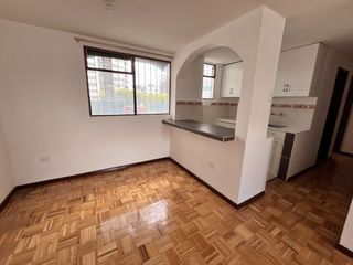 Venta Departamento REMODELADO Av. De Los Granados cerca UDLA, Área 54 m². Condominio El Batán Bloque 5