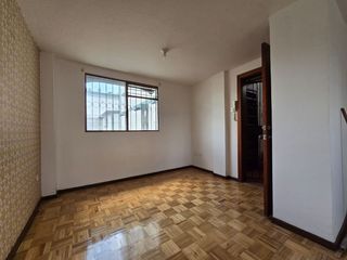 Venta Departamento REMODELADO Av. De Los Granados cerca UDLA, Área 54 m². Condominio El Batán Bloque 5