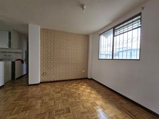 Venta Departamento REMODELADO Av. De Los Granados cerca UDLA, Área 54 m². Condominio El Batán Bloque 5