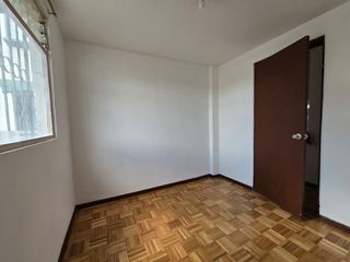 Venta Departamento REMODELADO Av. De Los Granados cerca UDLA, Área 54 m². Condominio El Batán Bloque 5