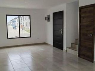Foto 5 de Alquilo villa de estreno Urb Los Prados etapa 2