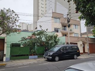 Foto 1 de Casa como terreno en zona estrátegica, ideal para constructor!!