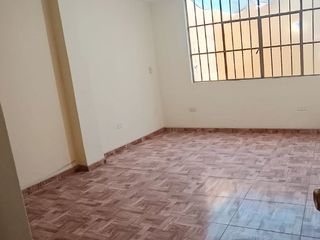 Foto 2 de VENTA DE CASA DE DOS PISO EN  CARABAYLLO