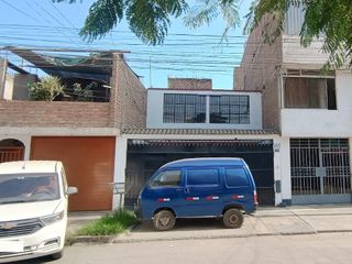 Foto 1 de VENTA DE CASA DE DOS PISO EN  CARABAYLLO