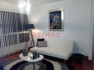 Vendo Moderno Departamento Sin Amoblar En El Centro De Miraflores