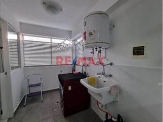 Vendo Moderno Departamento Sin Amoblar En El Centro De Miraflores