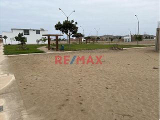 Vendo Terreno Urbano Al Costado De Parque Urb. La Alameda Lima Sur, Iii Etapa, En Chilca, Cañete