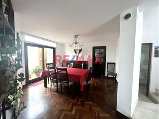 ¡Vendo Casa Totalmente Remodelada Frente A Parque En Urb Higuereta – Surco!