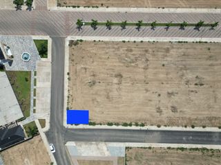 Terreno esquinero en venta de 213,88 m2 en Urbanización Fontari, Machala