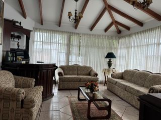 Foto 2 de Venta Casa Los Chillos 650 m² Urbanización San José del Valle