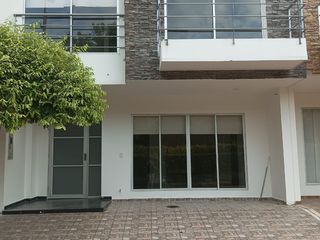 Se arrienda hermosa casa en el Condominio Aqqua de la ciudad de Girardot.