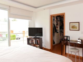 HERMOSA CASA DE VENTA DE 3 DORMITORIOS - NO ADOSADA - CONJUNTO - VIA INTERVALLES