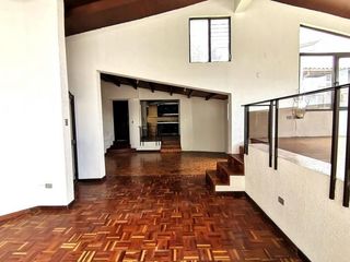 Arriendo casa para local, oficinas o bodega