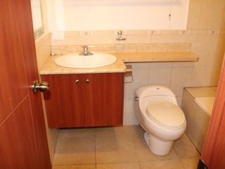 Foto 7 de Amplio y moderno apartamento, con excelentes acabados