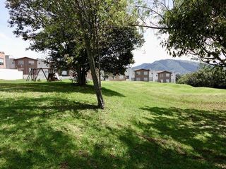 Venta de casa unifamilar en Conocoto - Areas Verdes y comunales disponibles