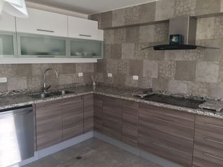 Foto 9 de VENTA DEPARTAMENTO DUPLEX DE 4 DORMITORIOS , SECTOR LA CAROLINA