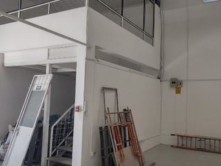 Foto 5 de RENTO  HERMOSA BODEGA DE 400M2  EN EL EDEN