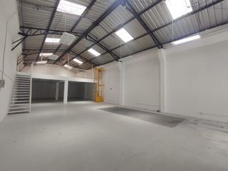 Foto 6 de RENTO  HERMOSA BODEGA DE 400M2  EN EL EDEN