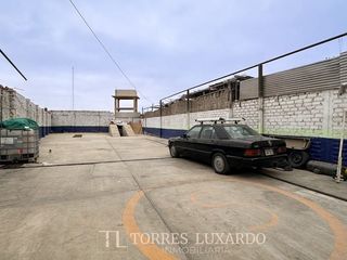 Foto 11 de VENTA DE LOCAL COMERCIAL DE 437M2 EN EL OVALO DE HUACHO