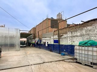 Foto 14 de VENTA DE LOCAL COMERCIAL DE 437M2 EN EL OVALO DE HUACHO