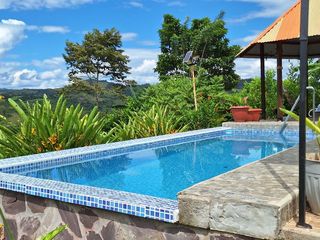Foto 12 de Relájate mientras observas a tus hijos divertirse en la piscina. La comodidad y tranquilidad están garantizados.