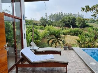 Foto 10 de Relájate mientras observas a tus hijos divertirse en la piscina. La comodidad y tranquilidad están garantizados.