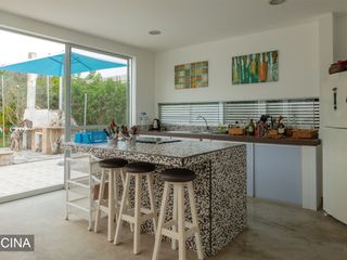 CASA DE PLAYA EN VENTA, San Antonio, Cañete. Km. 84 de la Panamericana Sur.