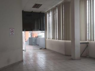 Foto 1 de Venta Edificio de 2 Pisos, Tiene Oficinas, 6 Bodegas. Área 13.238,91 m² Via a Daule 5.5 Km