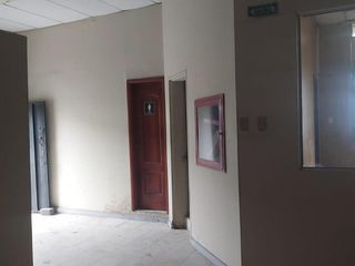 Foto 9 de Venta Edificio de 2 Pisos, Tiene Oficinas, 6 Bodegas. Área 13.238,91 m² Via a Daule 5.5 Km