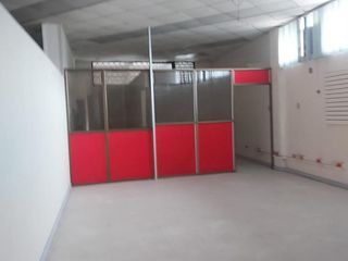 Foto 11 de Venta Edificio de 2 Pisos, Tiene Oficinas, 6 Bodegas. Área 13.238,91 m² Via a Daule 5.5 Km