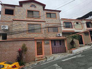 Foto 7 de Venta de casa rentera de 5 departamentos en la ciudadela URBANOR Een Guayaquil