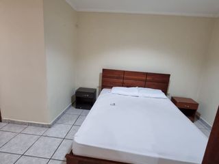 Departamento Semiamoblado Alquiler Urdesa Central, Planta Baja, 2 Hab, 2 Bañ. Jl