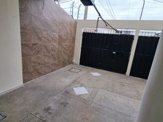 Departamento Semiamoblado Alquiler Urdesa Central, Planta Baja, 2 Hab, 2 Bañ. Jl