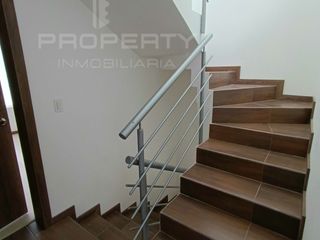 Foto 8 de CASA POR ESTRENAR 2 parqueaderos, 3 dormitorios cada uno con baño propio en conjunto privado Casa ESQUINERA conocoto valle de los chillos Casa en vent