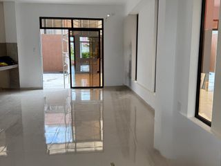 Foto 3 de VENTA DE CASA EN LA URB. LOS ALMENDROS