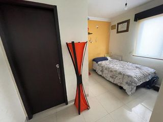 Foto 4 de En alquiler casa de 4 dormitorios en urb.La Romareda. (TH)