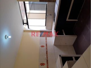 Foto 2 de Vendo Casa 2 Pisos En Condominio Urb. Rosas De América 202M2