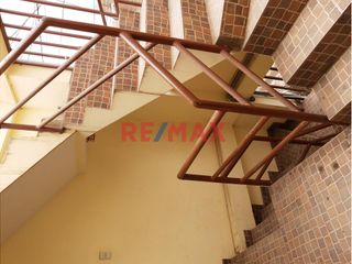 Foto 8 de Vendo Casa 2 Pisos En Condominio Urb. Rosas De América 202M2