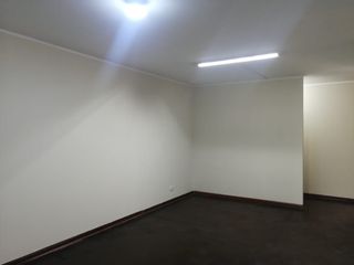 Foto 1 de Alquiler Comas Para Oficinas Consultorios Academias en 2 Piso Retablo 165 m².