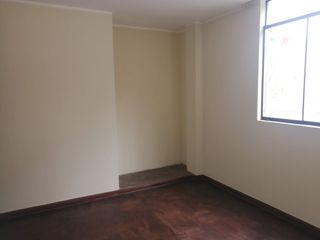 Foto 3 de Alquiler Comas Para Oficinas Consultorios Academias en 2 Piso Retablo 165 m².