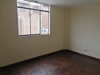 Foto 6 de Alquiler Comas Para Oficinas Consultorios Academias en 2 Piso Retablo 165 m².
