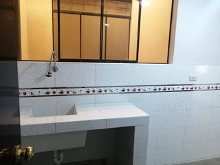 Foto 9 de Alquiler Comas Para Oficinas Consultorios Academias en 2 Piso Retablo 165 m².