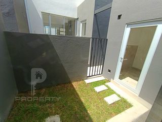 Foto 7 de Casa en venta 3 dormitorios Valle de los Chillos CRÉDITO VIP Con Piscina. Conocoto La Salle.